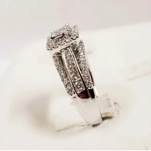 10K Halo Diamond Ring - Picture 7 of 11